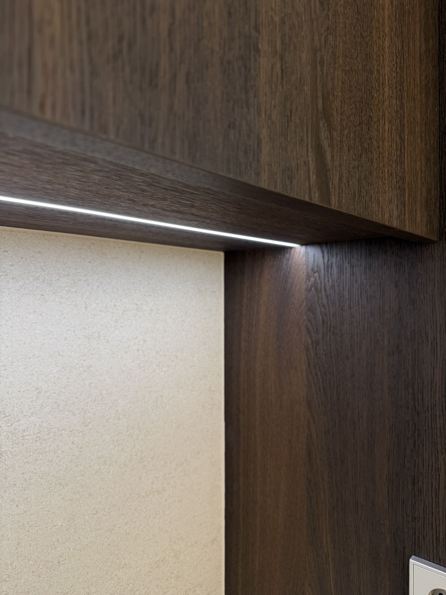 다이닝 혹은 수직 공간